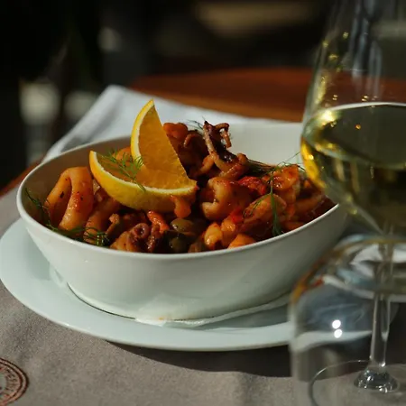 ホテル Iliria Internacional 4*