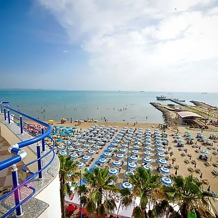 Iliria Internacional Otel Dıraç