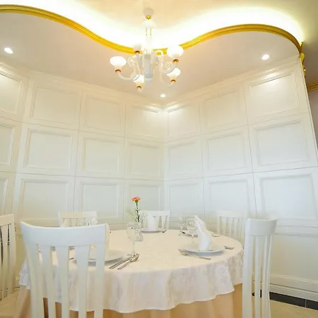 Hotell Iliria Internacional 4*