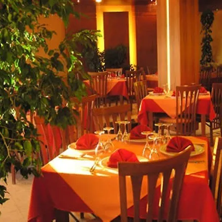 Iliria Internacional Szálloda 4*